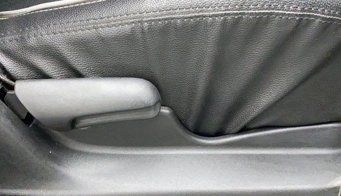 2020 Maruti Vitara Brezza VXI, Petrol, Manual, 14,902 km, Driver Side Adjustment Panel