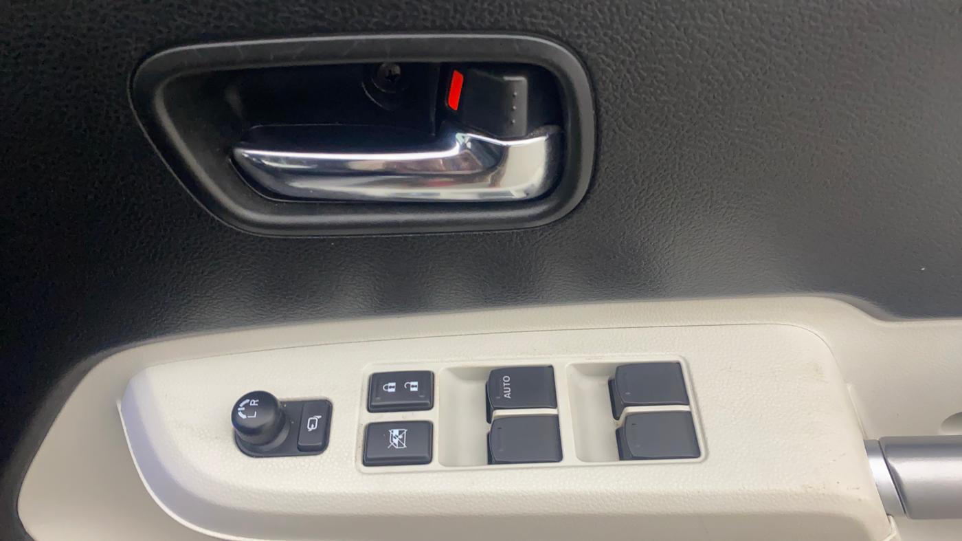 2023 Maruti IGNIS ZETA 1.2 AMT, Petrol, Automatic, 8,743 km, Driver Side Door Panels Control