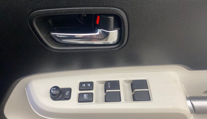 2023 Maruti IGNIS ZETA 1.2 AMT, Petrol, Automatic, 8,743 km, Driver Side Door Panels Control