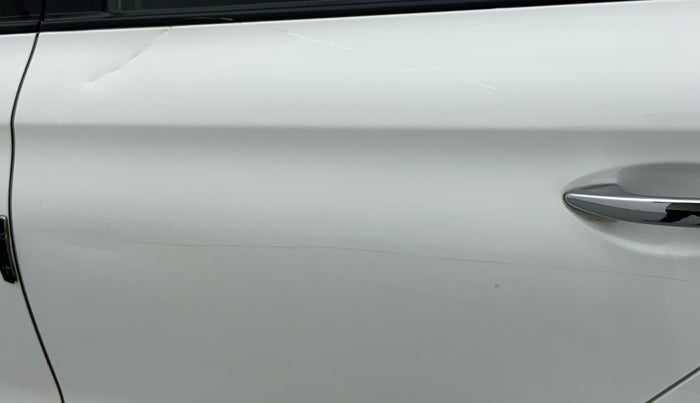 2017 Hyundai Elite i20 ASTA 1.2 (O), Petrol, Manual, 40,212 km, Rear left door - Slightly dented