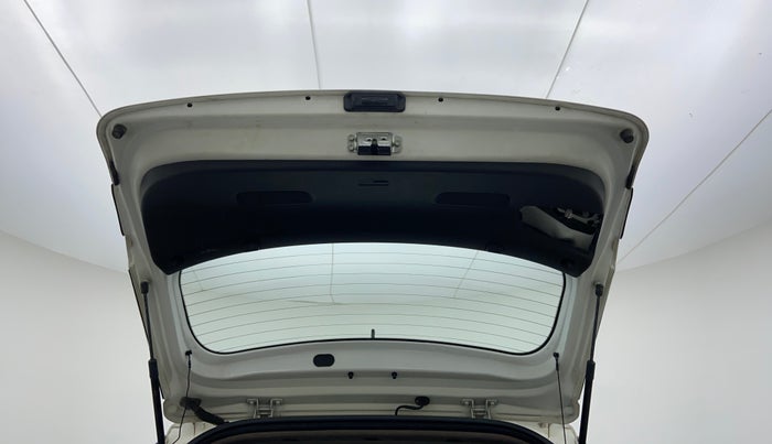 2017 Hyundai Elite i20 ASTA 1.2 (O), Petrol, Manual, 40,212 km, Boot Door Open