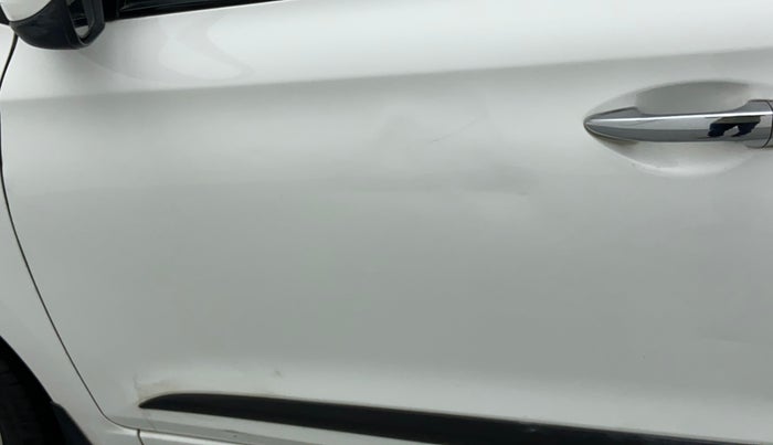 2017 Hyundai Elite i20 ASTA 1.2 (O), Petrol, Manual, 40,212 km, Front passenger door - Minor scratches