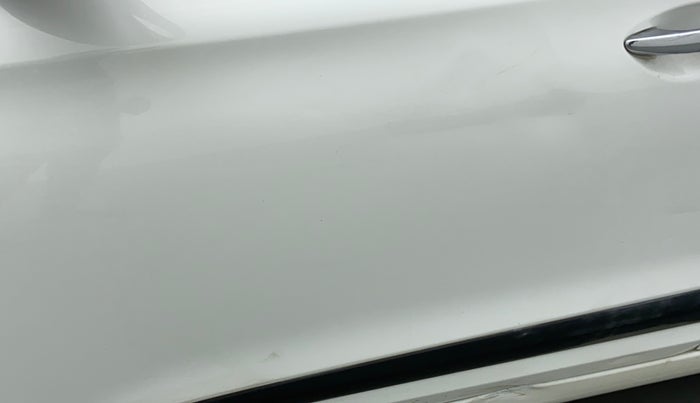2017 Hyundai Elite i20 ASTA 1.2 (O), Petrol, Manual, 40,212 km, Front passenger door - Slightly dented