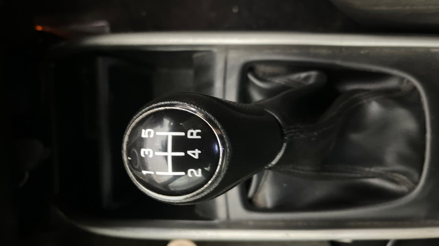 2017 Maruti Baleno ZETA PETROL 1.2, Petrol, Manual, 82,441 km, Gear Lever