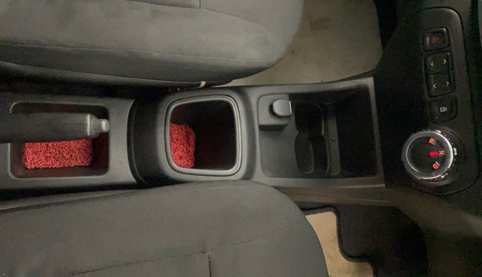 2017 Renault Kwid RXT 1.0 AMT, Petrol, Automatic, 72,056 km, Gear Lever