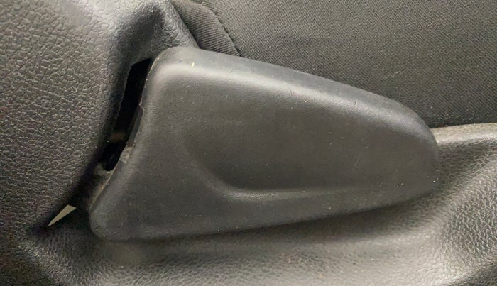 2017 Renault Kwid RXT 1.0 AMT, Petrol, Automatic, 72,056 km, Driver Side Adjustment Panel