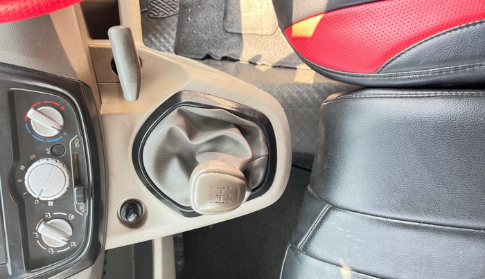 2015 Datsun Go T, Petrol, Manual, 62,942 km, Gear Lever