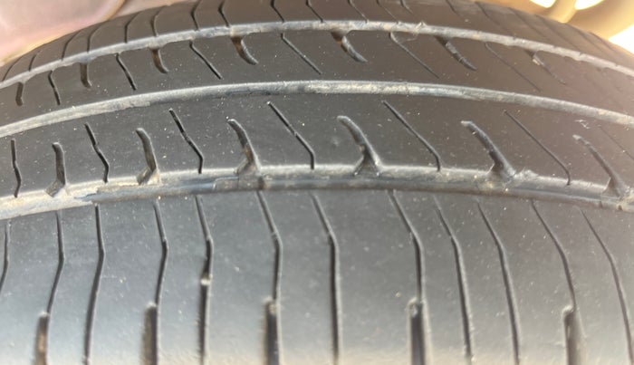 2015 Datsun Go T, Petrol, Manual, 62,942 km, Left Rear Tyre Tread