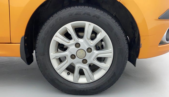 2018 Tata Tiago XZ PETROL, Petrol, Manual, 38,562 km, Right Front Wheel