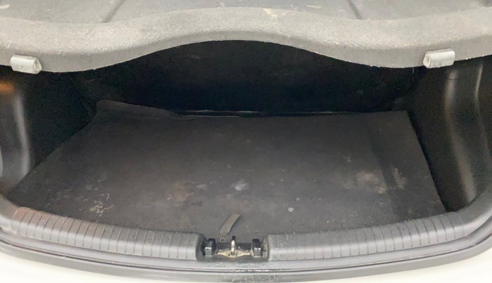 2017 Hyundai Grand i10 ASTA 1.2 KAPPA VTVT, Petrol, Manual, 64,605 km, Boot Inside