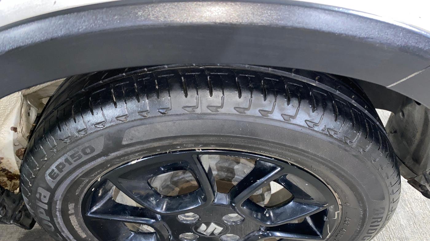 2021 Maruti IGNIS ALPHA 1.2 AMT, Petrol, Automatic, 29,402 km, Left Rear Tyre Tread