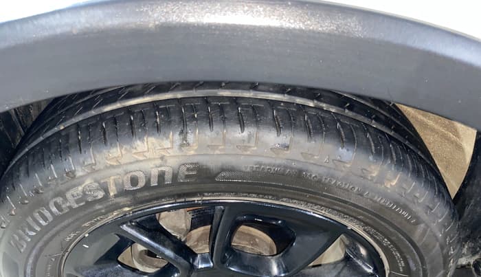 2021 Maruti IGNIS ALPHA 1.2 AMT, Petrol, Automatic, 29,402 km, Left Front Tyre Tread