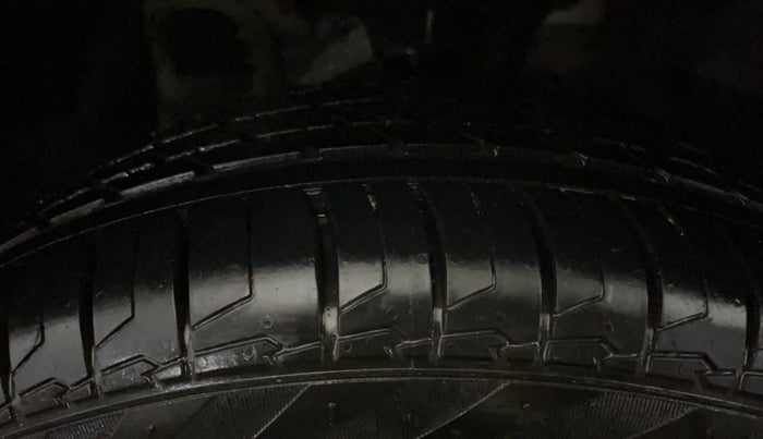 2017 Hyundai Elite i20 ASTA 1.2, Petrol, Manual, 74,148 km, Left Front Tyre Tread