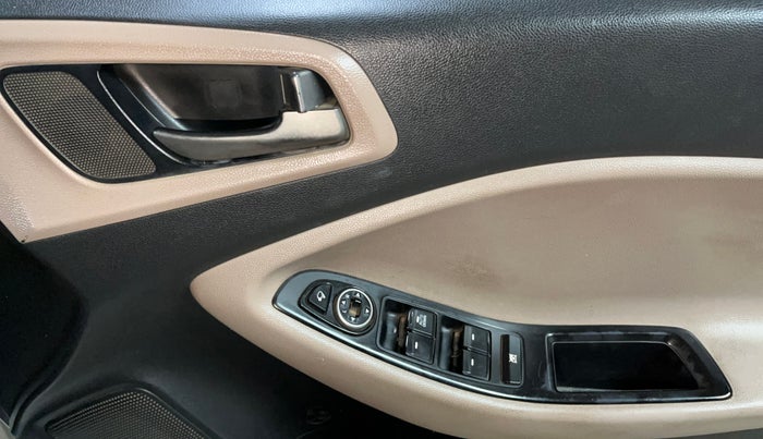 2017 Hyundai Elite i20 ASTA 1.2, Petrol, Manual, 74,148 km, Driver Side Door Panels Control