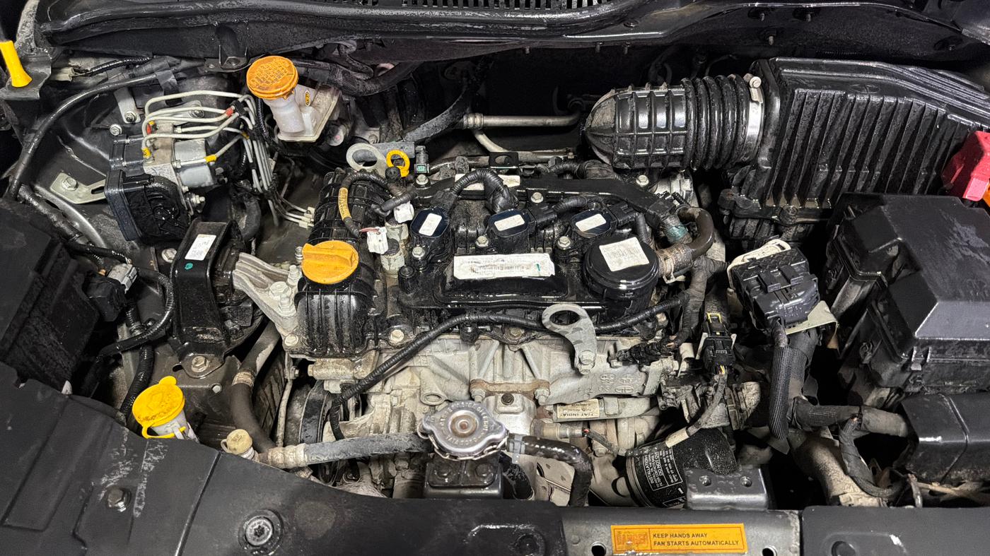 2022 Tata ALTROZ XT PETROL, Petrol, Manual, 57,572 km, Engine View - Right