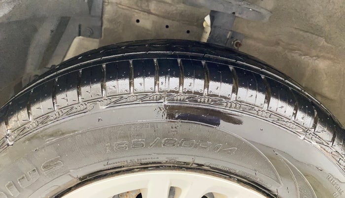 2015 Maruti Swift VXI, Petrol, Manual, 32,092 km, Left Front Tyre Tread