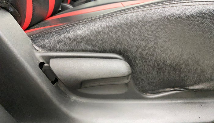 2015 Maruti Swift VXI, Petrol, Manual, 32,092 km, Driver Side Adjustment Panel