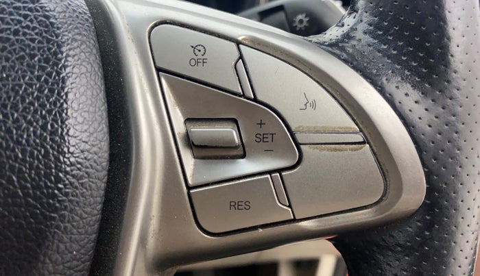 2019 Mahindra XUV300 W8 1.2 PETROL, Petrol, Manual, 58,517 km, Adaptive Cruise Control