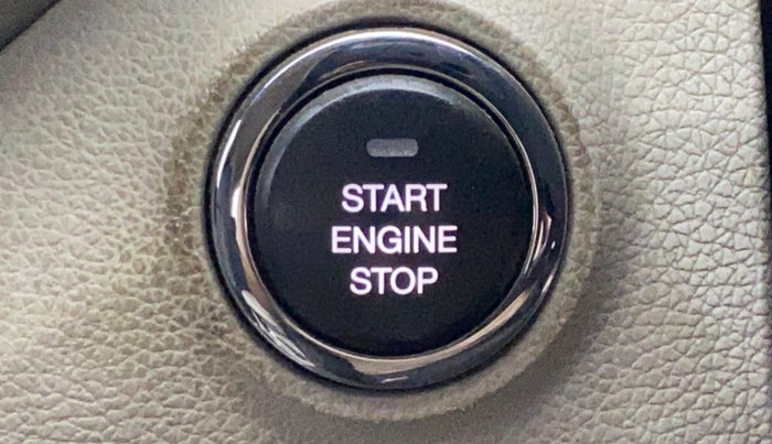 2019 Mahindra XUV300 W8 1.2 PETROL, Petrol, Manual, 58,517 km, Keyless Start/ Stop Button