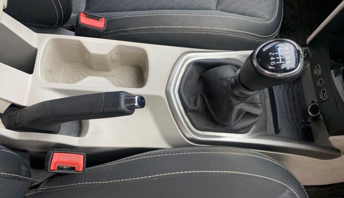 2019 Mahindra XUV300 W8 1.2 PETROL, Petrol, Manual, 58,517 km, Gear Lever