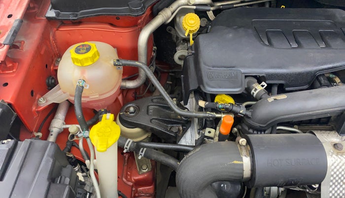 2019 Mahindra XUV300 W8 1.2 PETROL, Petrol, Manual, 58,517 km, Engine View - Right