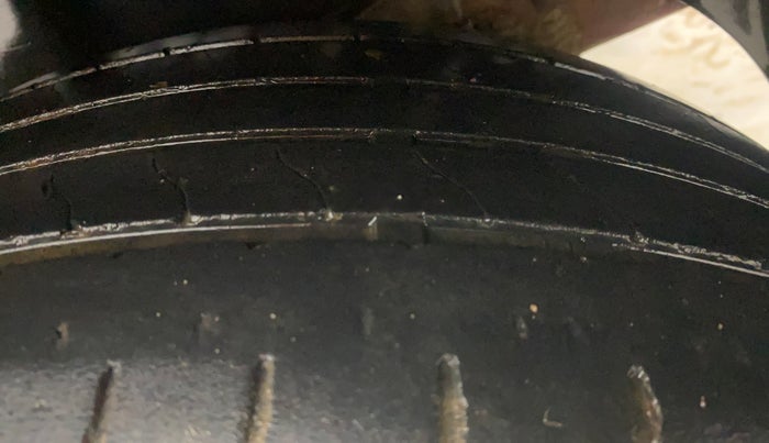 2019 Mahindra XUV300 W8 1.2 PETROL, Petrol, Manual, 58,517 km, Left Rear Tyre Tread