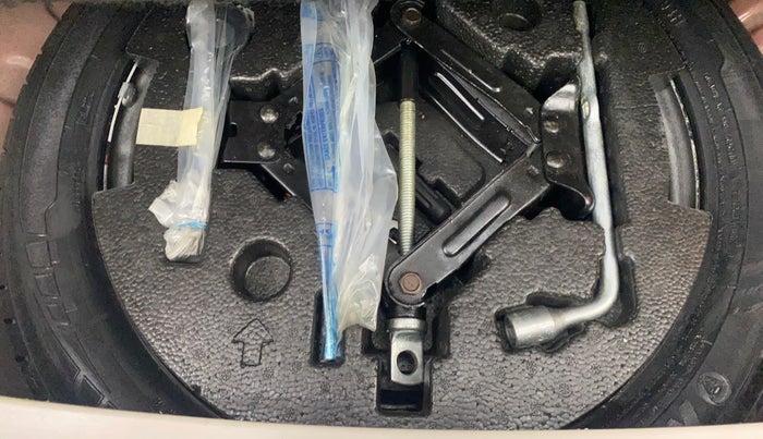 2019 Mahindra XUV300 W8 1.2 PETROL, Petrol, Manual, 58,517 km, Spare Tyre