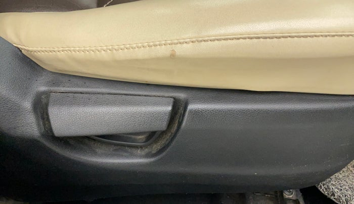 2021 Hyundai NEW SANTRO SPORTZ EXECUTIVE MT CNG, CNG, Manual, 89,396 km, Driver Side Adjustment Panel