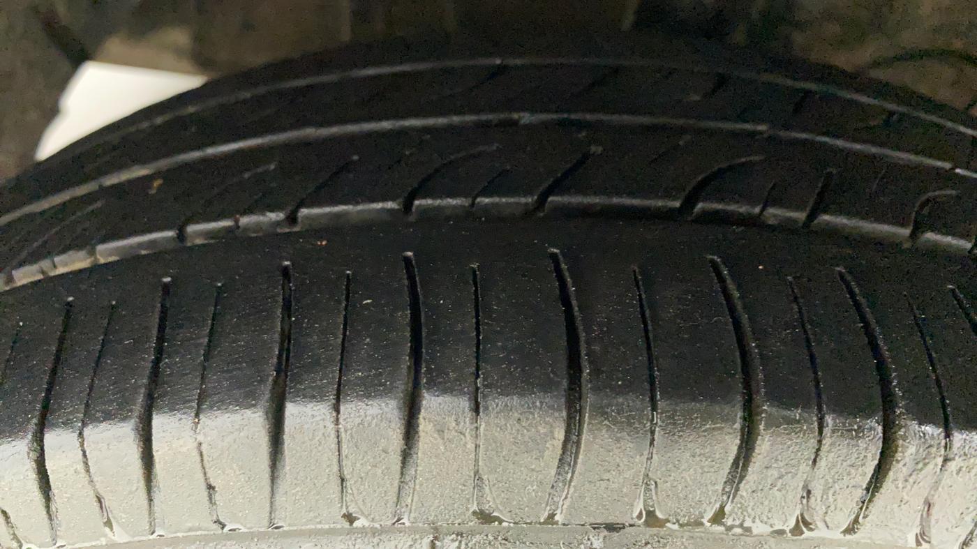 2021 Hyundai NEW SANTRO SPORTZ EXECUTIVE MT CNG, CNG, Manual, 89,396 km, Left Front Tyre Tread