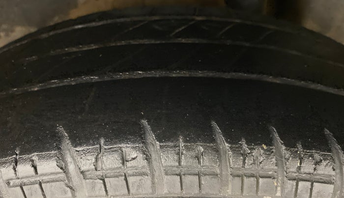 2010 Maruti Ritz VXI, Petrol, Manual, 48,079 km, Left Rear Tyre Tread