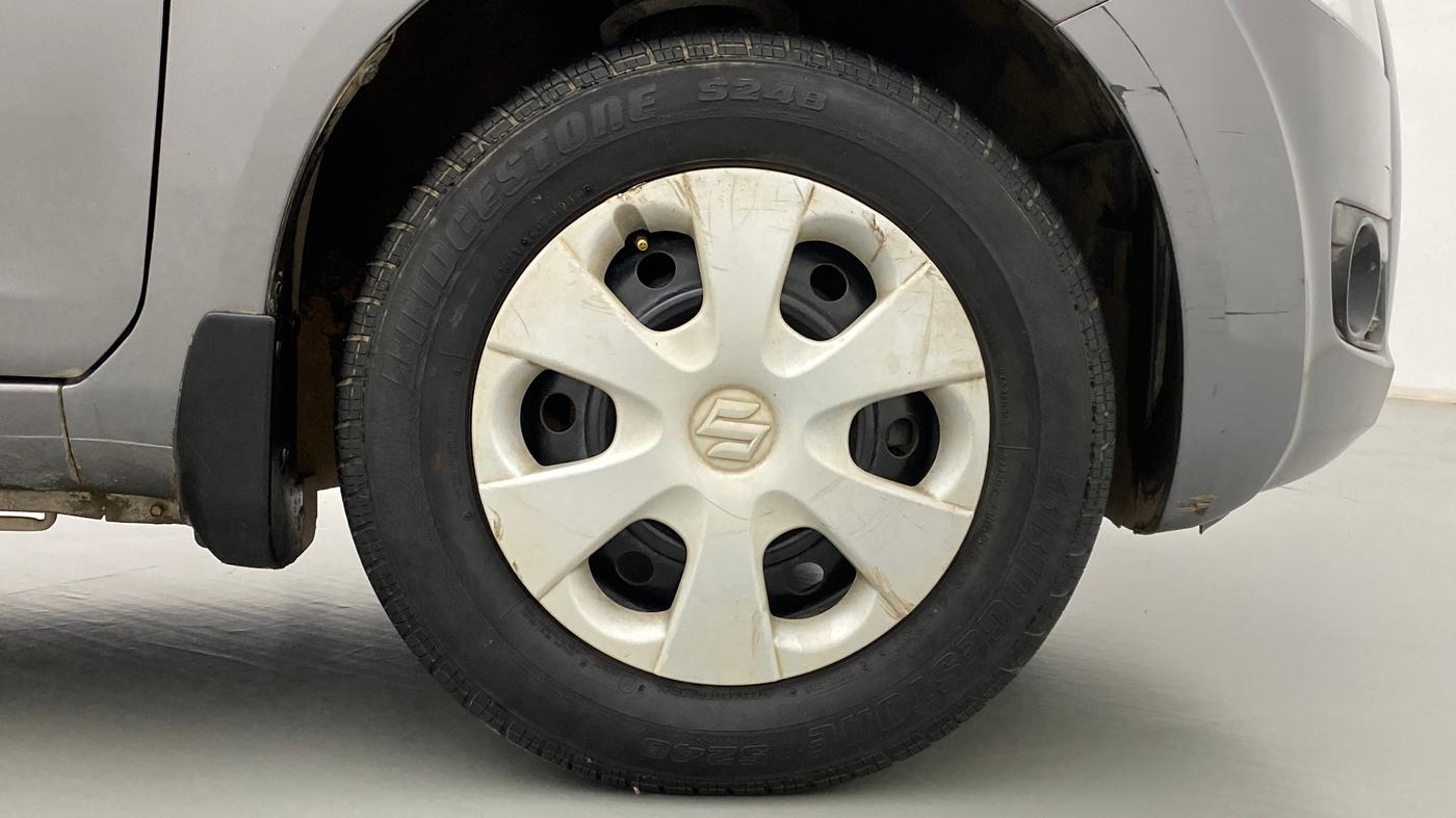 2010 Maruti Ritz VXI, Petrol, Manual, 48,079 km, Right Front Wheel