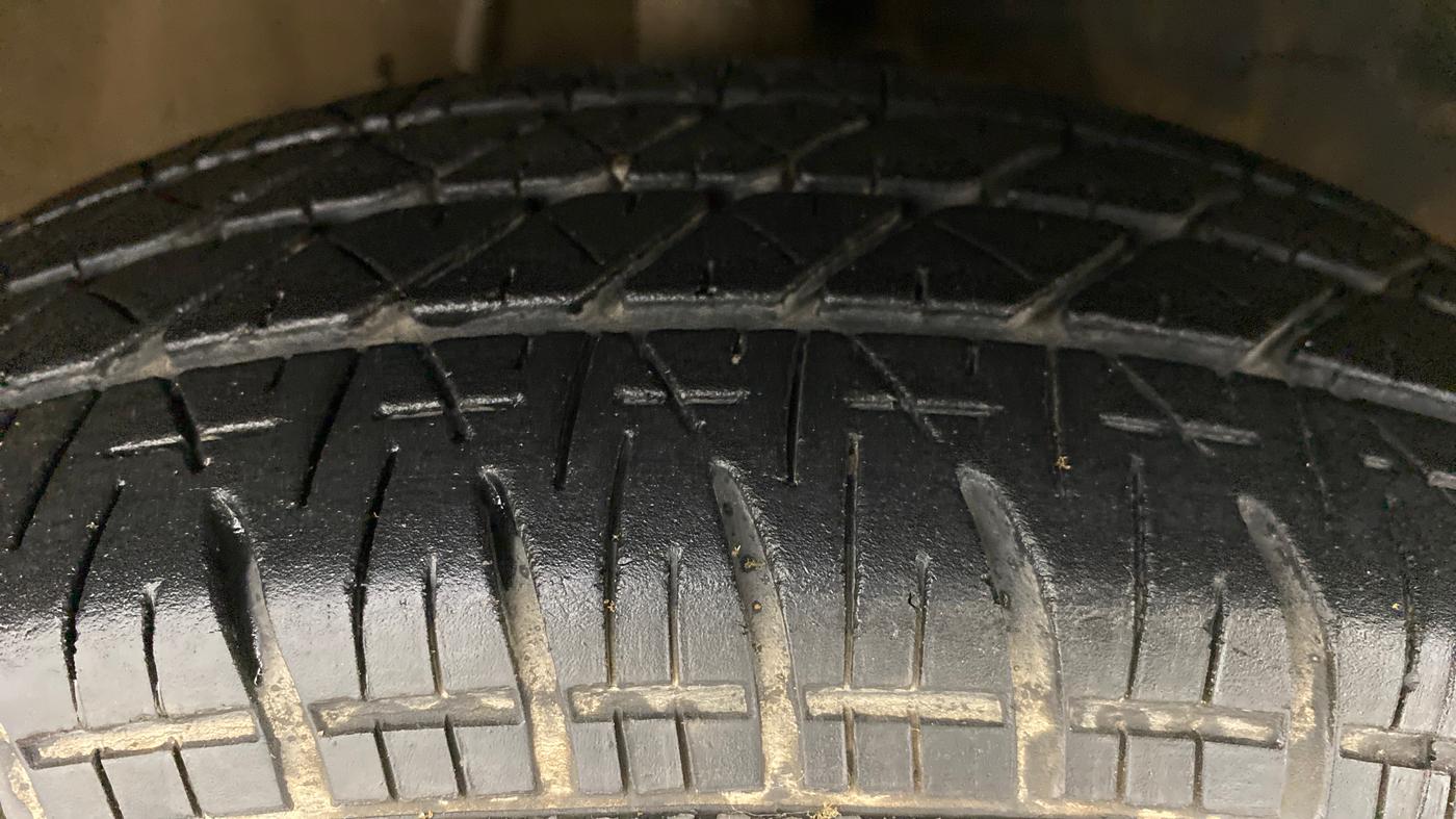 2010 Maruti Ritz VXI, Petrol, Manual, 48,079 km, Right Front Tyre Tread