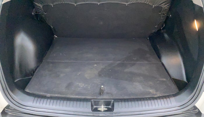 2018 Hyundai Creta 1.4 E PLUS CRDI, Diesel, Manual, 44,119 km, Boot Inside