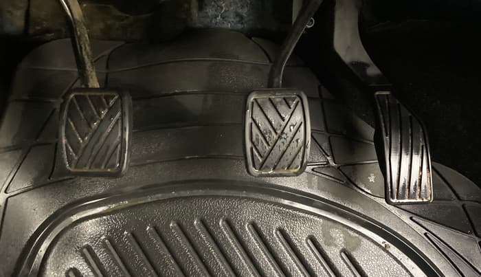 2025 Maruti BREZZA VXI S-CNG, CNG, Manual, 34,334 km, Pedals