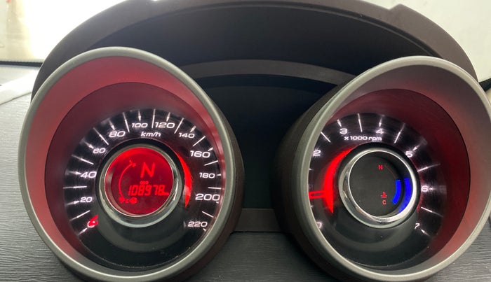 2014 Mahindra XUV500 W6, Diesel, Manual, 1,08,943 km, Odometer Image