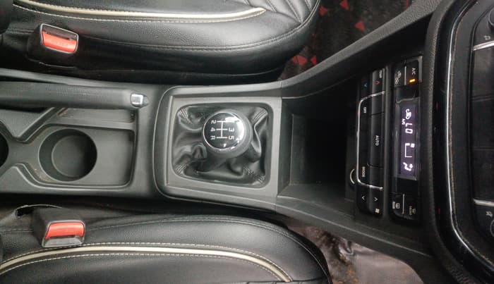 2017 Maruti Vitara Brezza ZDI, Diesel, Manual, 1,00,560 km, Gear Lever