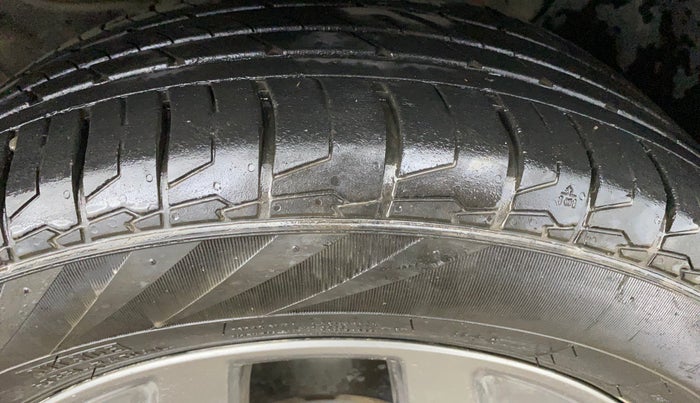 2023 KIA SELTOS  HTX 1.5 PETROL MT, Petrol, Manual, 13,029 km, Right Front Tyre Tread