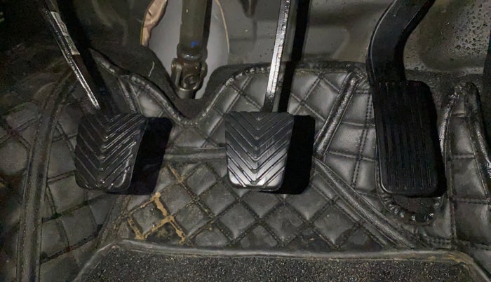 2023 KIA SELTOS  HTX 1.5 PETROL MT, Petrol, Manual, 13,029 km, Pedals