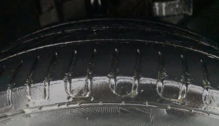 2017 Tata Tiago XZ PETROL, Petrol, Manual, 1,03,178 km, Right Front Tyre Tread