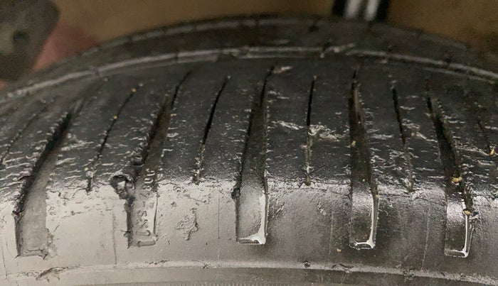 2010 Hyundai i20 MAGNA 1.2, Petrol, Manual, 91,243 km, Left Front Tyre Tread