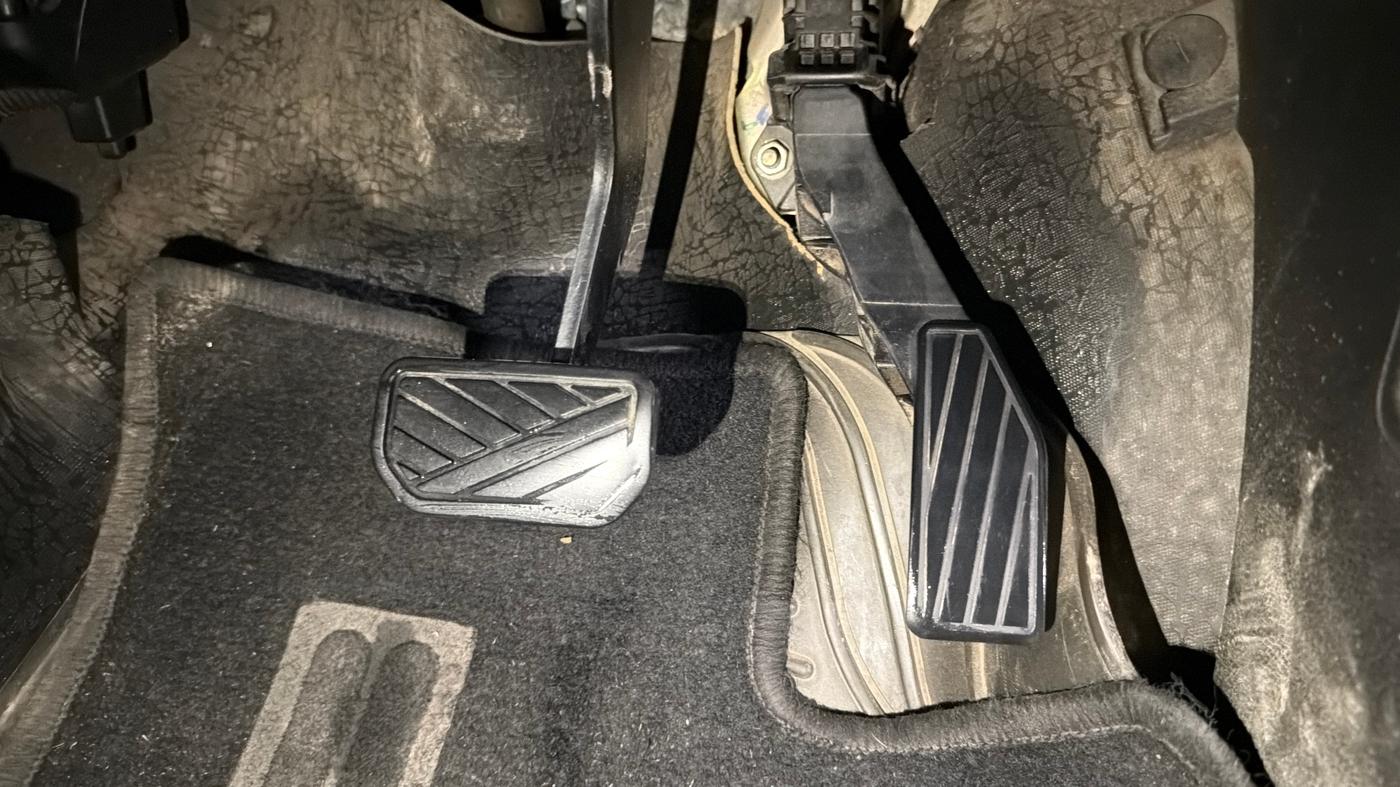 2019 Maruti S PRESSO VXI PLUS AMT, CNG, Automatic, 1,13,457 km, Pedals