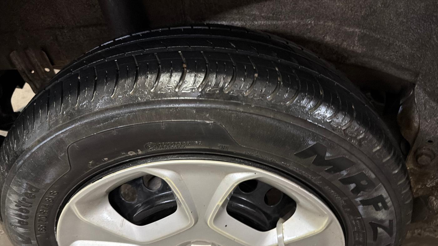 2019 Maruti S PRESSO VXI PLUS AMT, CNG, Automatic, 1,13,457 km, Right Rear Tyre Tread