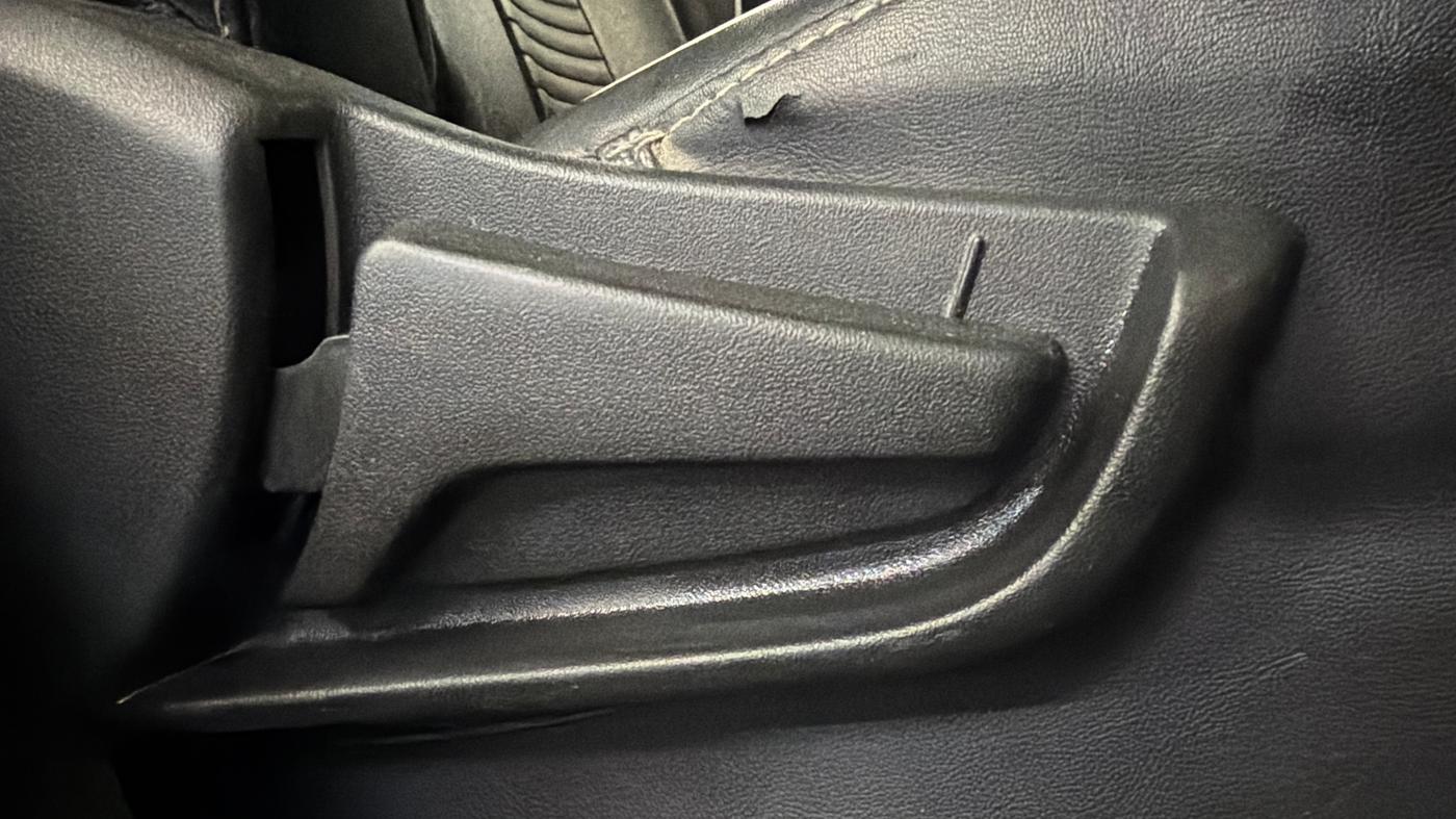 2019 Maruti S PRESSO VXI PLUS AMT, CNG, Automatic, 1,13,457 km, Driver Side Adjustment Panel