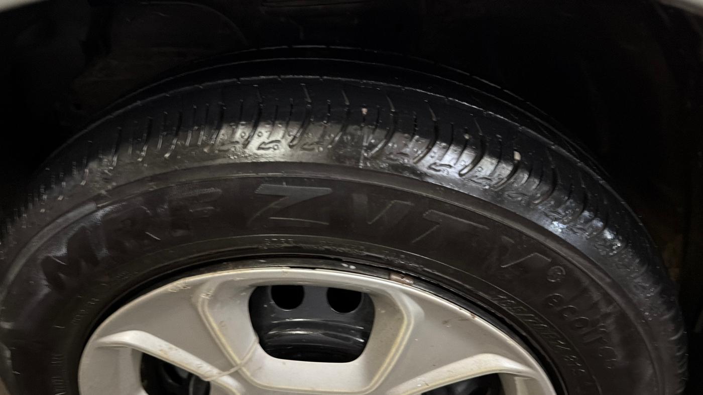 2019 Maruti S PRESSO VXI PLUS AMT, CNG, Automatic, 1,13,457 km, Left Front Tyre Tread