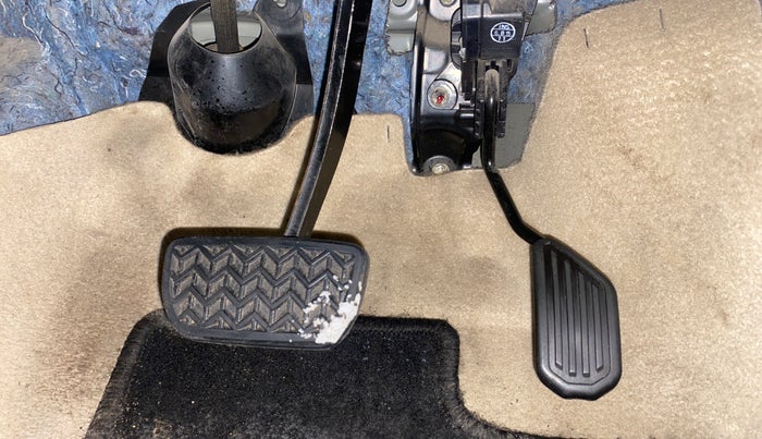 2019 Toyota YARIS J CVT, Petrol, Automatic, 60,978 km, Pedals