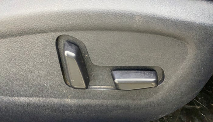 2024 Hyundai ALCAZAR PLATINUM 1.5 MT 7STR, Diesel, Manual, 9,508 km, Driver Side Adjustment Panel