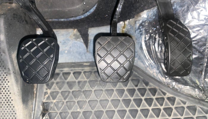 2015 Volkswagen Vento COMFORTLINE 1.6, Petrol, Manual, 29,969 km, Pedals