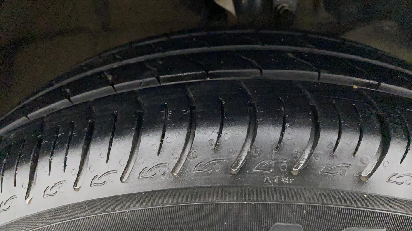 2020 Maruti Baleno DELTA PETROL 1.2, Petrol, Manual, 25,777 km, Right Front Tyre Tread