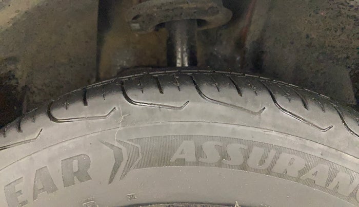 2022 Tata NEXON XM SUNROOF DIESEL, Diesel, Manual, 99,167 km, Right Front Tyre Tread