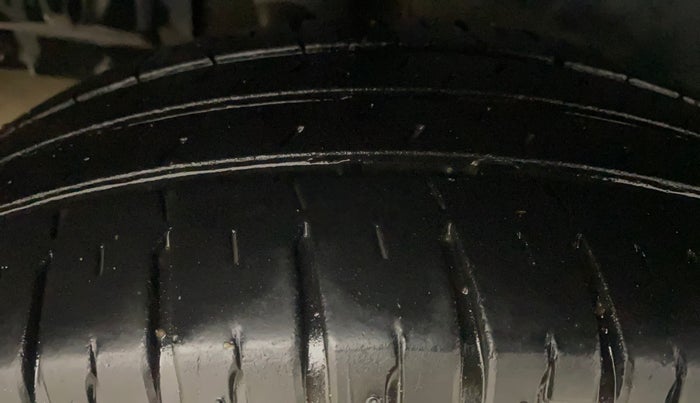 2023 Maruti Ertiga ZXi (O), Petrol, Manual, 26,021 km, Right Rear Tyre Tread